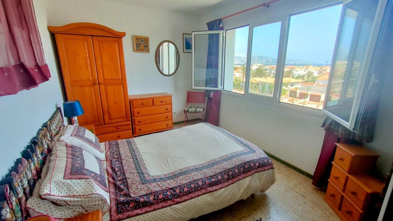 Summer Breeze Apartment Empuriabrava Eksteriør billede